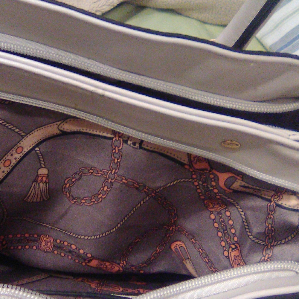 Purse - Picture 3 of 4